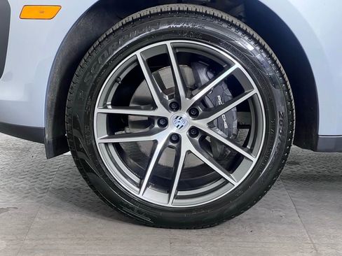 Certified 2026 Porsche Macan AWD/4WD image 13