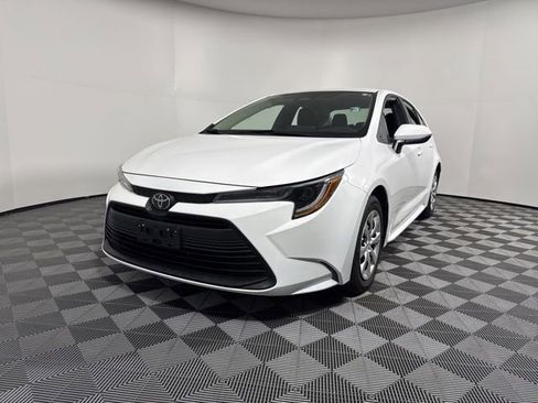 Used 2024 Toyota Corolla LE FWD image 1