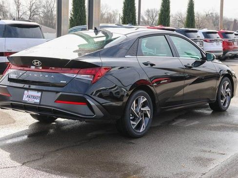 New 2026 Hyundai Elantra Limited image 3