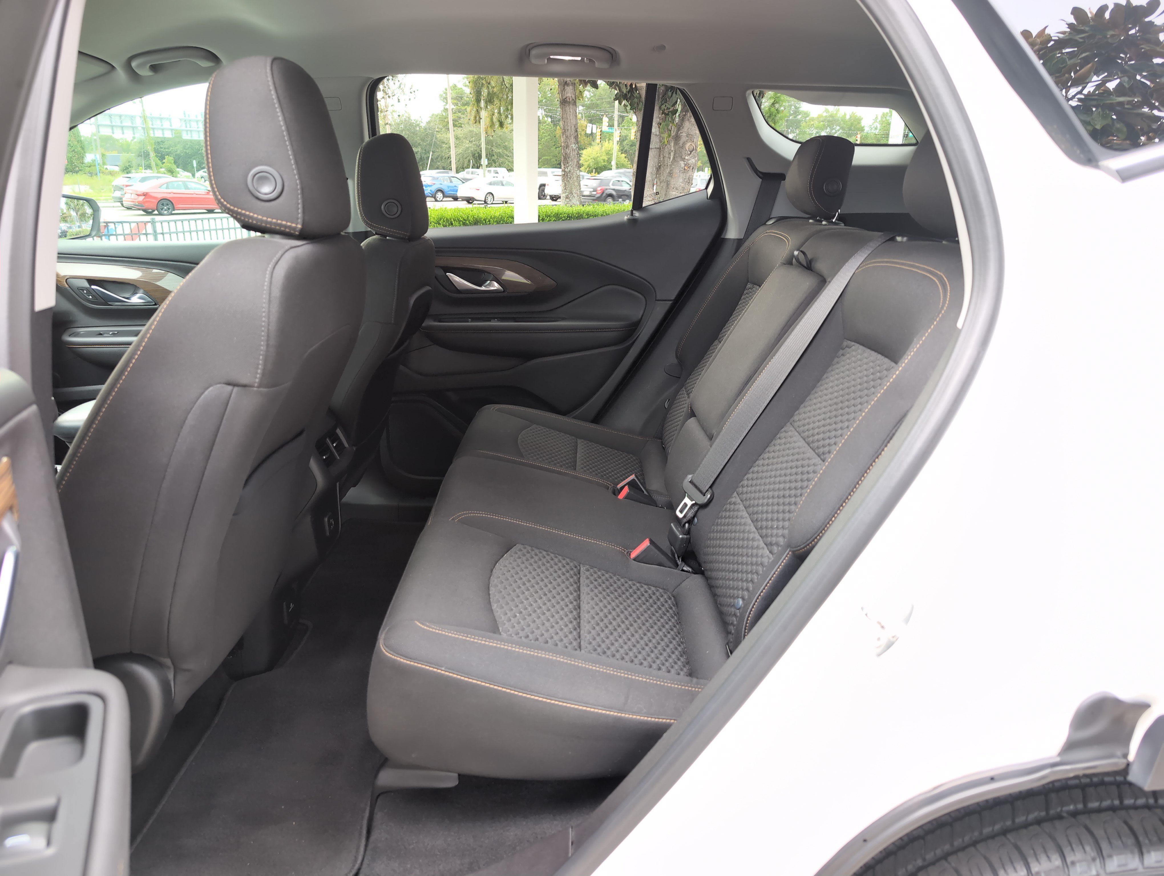Used 2018 GMC Terrain SLE w/ Driver Convenience Package FWD image 30