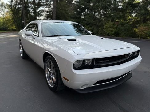 Used 2013 Dodge Challenger R/T Plus image 3