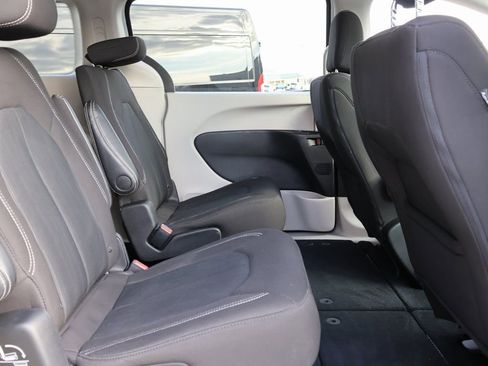 Used 2024 Chrysler Voyager LX image 11