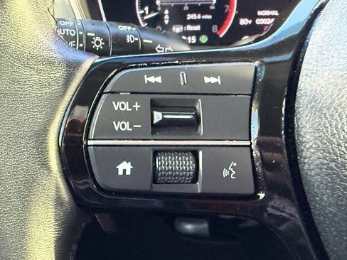 Used 2025 Honda Pilot EX-L image 28