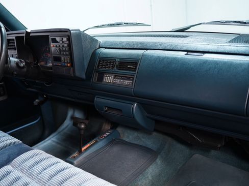 Used 1993 Chevrolet Silverado 1500 4x4 Regular Cab image 40