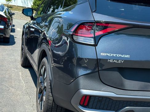 Certified 2023 Kia Sportage X-Line w/ X-Line Premium Package AWD/4WD image 9
