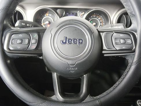 Used 2020 Jeep Wrangler Sport image 15