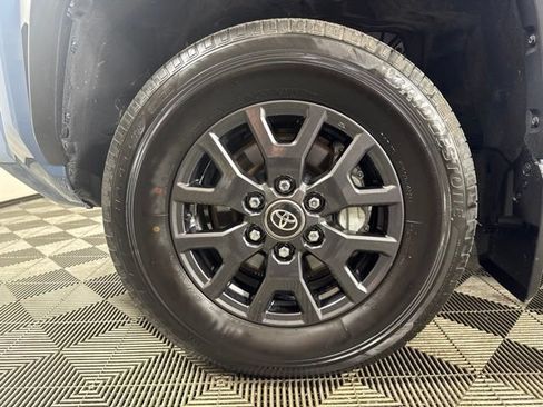 Used 2025 Toyota 4Runner SR5 AWD/4WD image 10