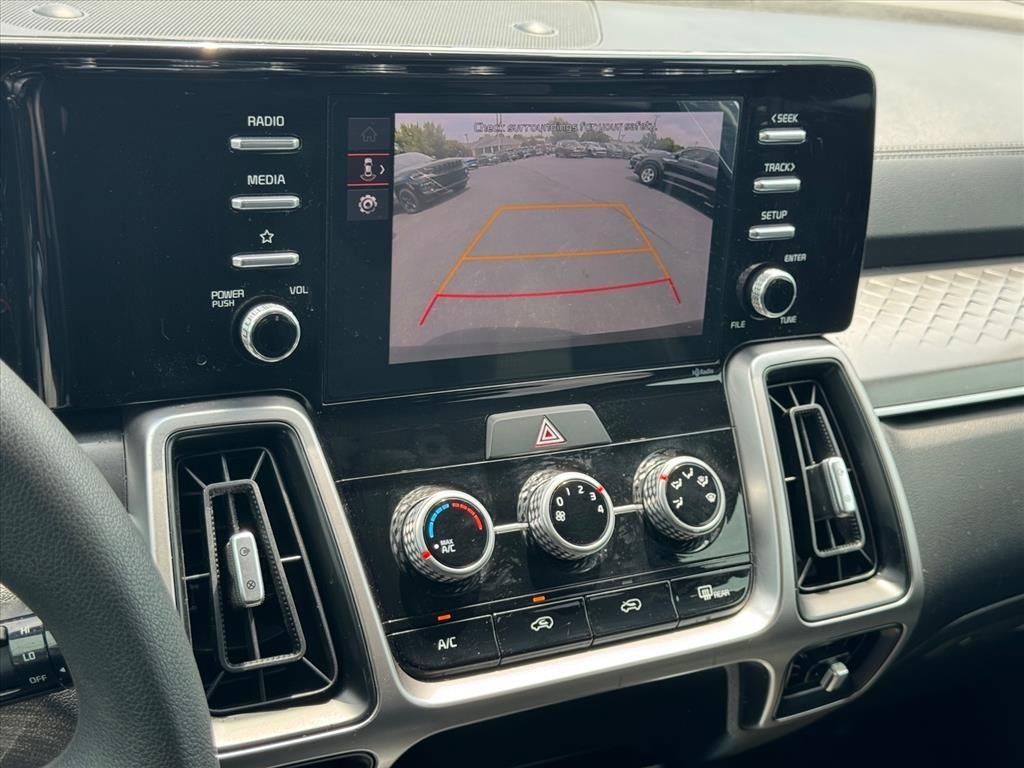 Certified 2023 Kia Sorento LX FWD image 23