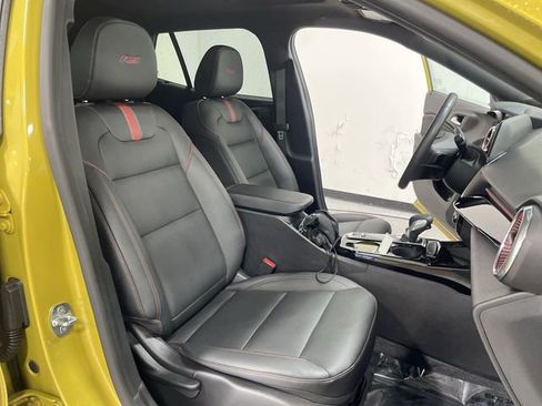 Used 2024 Chevrolet Trax RS w/ Sunroof Package image 27