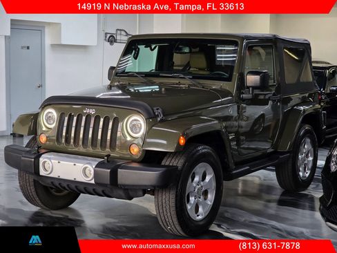 Used 2015 Jeep Wrangler Sahara w/ Connectivity Group AWD/4WD image 2