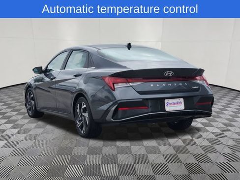 Used 2024 Hyundai Elantra Limited FWD image 3