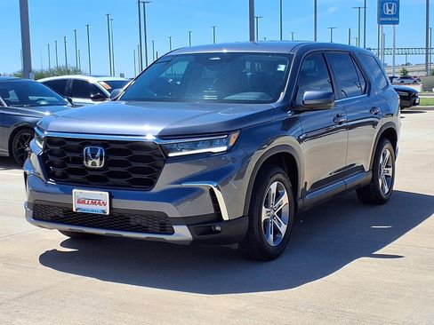 Used 2025 Honda Pilot EX-L image 4