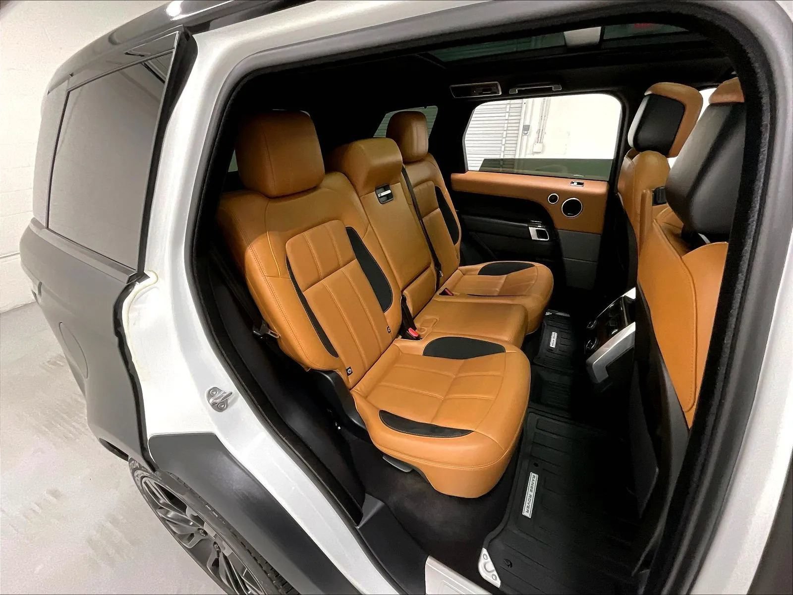 Used 2018 Land Rover Range Rover Sport Supercharged AWD/4WD image 15