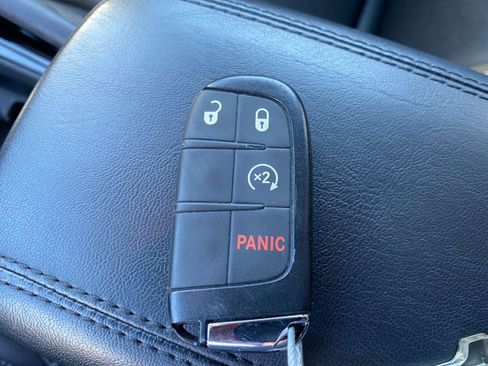 Used 2025 Jeep Compass Limited AWD/4WD image 25