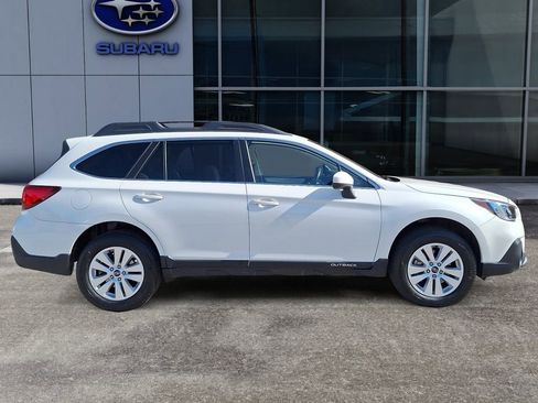 Used 2019 Subaru Outback 2.5i Premium image 8