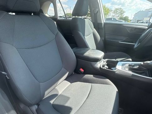 Used 2021 Toyota RAV4 LE AWD/4WD image 15