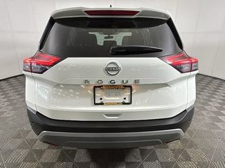 Used 2022 Nissan Rogue S FWD video 4