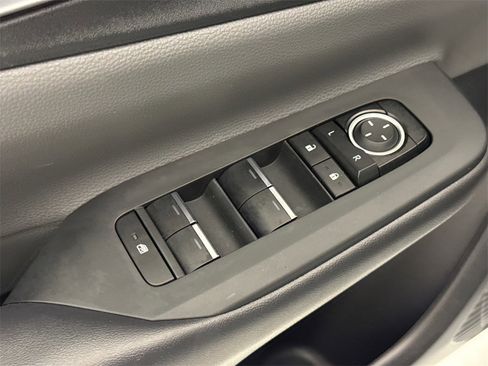 Used 2024 Toyota Prius XLE image 22