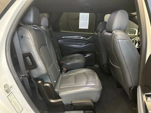 Used 2024 Buick Enclave Premium AWD/4WD image 18