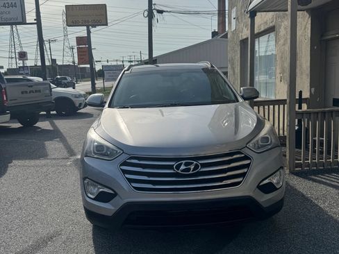 Used 2016 Hyundai Santa Fe SE w/ Option Group 03 FWD image 2