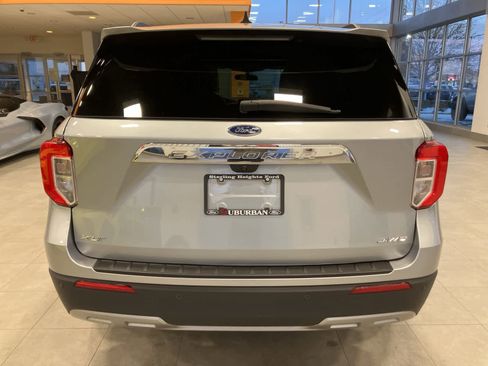 Used 2023 Ford Explorer XLT w/ Equipment Group 202A image 6