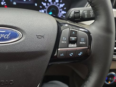 Certified 2022 Ford Escape SEL FWD image 17