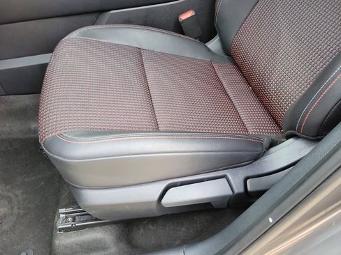 Used 2025 Nissan Kicks SR FWD image 10