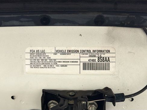 Used 2017 Jeep Cherokee Limited image 17