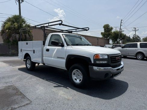 Used 2005 GMC Sierra 2500 W/T RWD image 3
