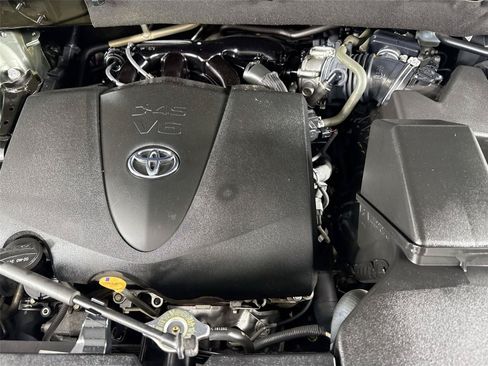 Used 2017 Toyota Highlander XLE FWD image 43