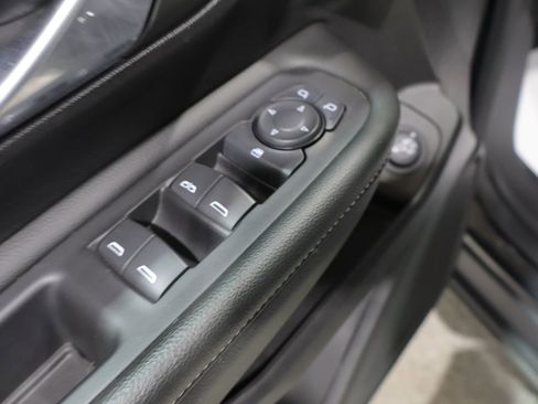 Used 2024 GMC Terrain SLT AWD/4WD image 13