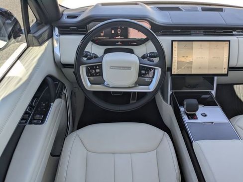 Used 2025 Land Rover Range Rover Autobiography AWD/4WD image 16