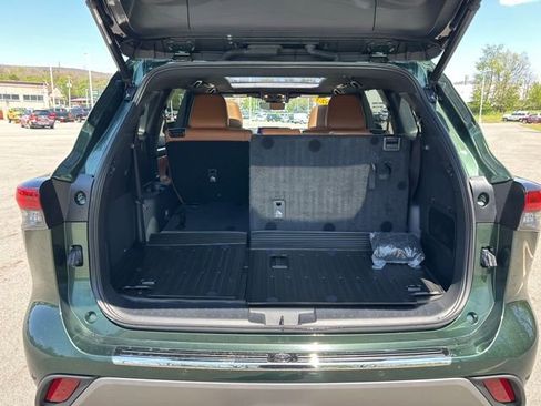 Used 2023 Toyota Highlander Platinum AWD/4WD image 30