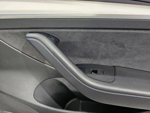 Used 2023 Tesla Model 3 Standard Range RWD image 6