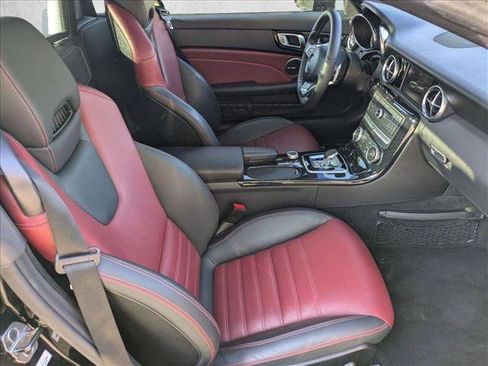 Used 2018 Mercedes-Benz SLC 300 image 18
