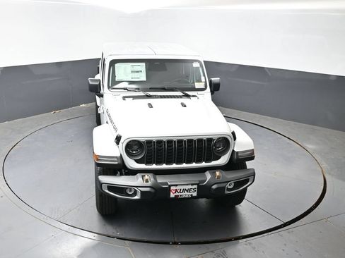 New 2026 Jeep Gladiator Sport AWD/4WD image 37
