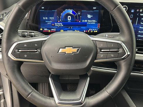 Used 2025 Chevrolet Equinox LT AWD/4WD image 13