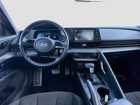Certified 2025 Hyundai Elantra Sport FWD image 21
