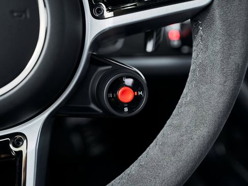 Used 2015 Porsche 918 Spyder w/Weissach Package image 72