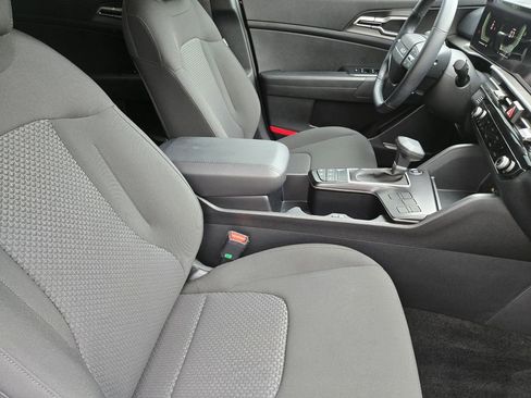 New 2026 Kia Sportage LX FWD image 10