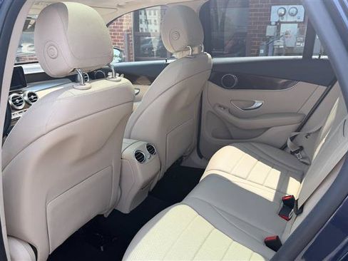 Used 2017 Mercedes-Benz GLC 300 4MATIC image 22