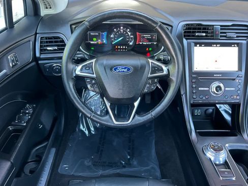 Used 2019 Ford Fusion Energi Titanium FWD image 15