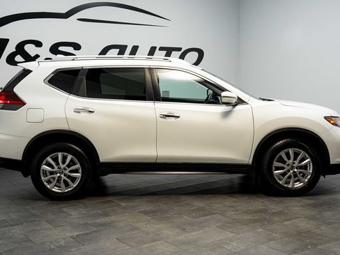 Used 2018 Nissan Rogue SV AWD/4WD image 8