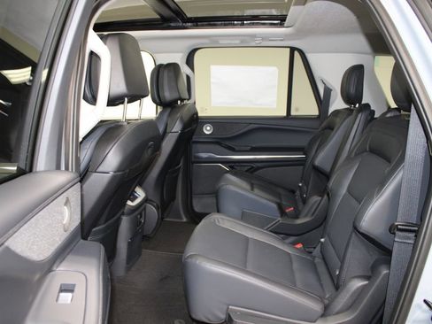 New 2026 Lincoln Navigator L Reserve image 26