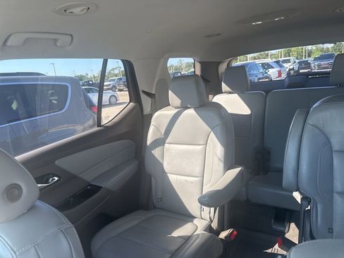 Used 2019 Chevrolet Traverse LT w/ LT Premium Package FWD image 10