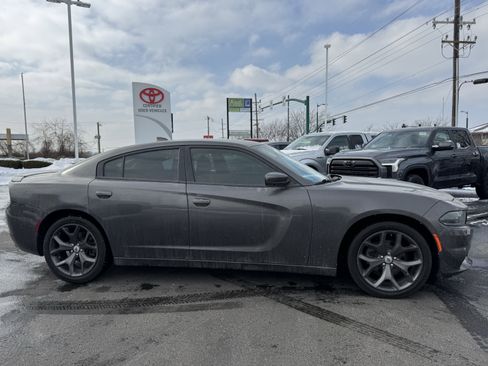 Used 2019 Dodge Charger SXT w/ Plus Group image 1