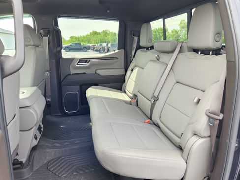 Used 2024 Chevrolet Silverado 1500 LT AWD/4WD image 11