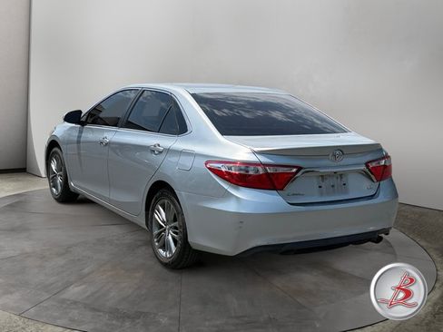 Used 2017 Toyota Camry SE FWD image 5
