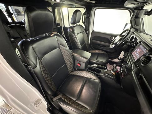 Certified 2021 Jeep Gladiator Overland AWD/4WD image 37