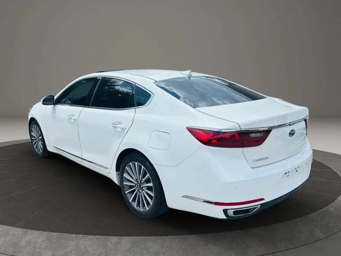 Used 2019 Kia Cadenza Premium w/ Paint Protection Package FWD image 3
